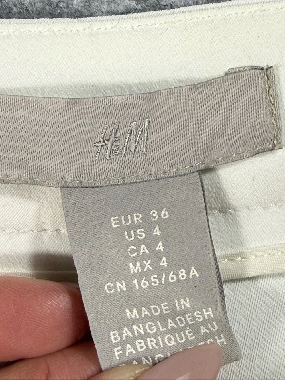 H&M Tailored Shorts Ivory Gold Crest Button Preppy Nautical Classic 4 - Picture 10 of 11